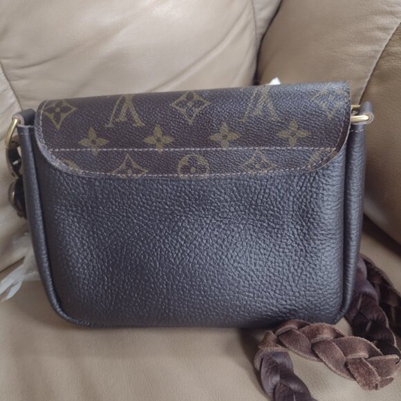 💯% Authentic Louis Vuitton Canvas Vintage Boho bag - Picture 3 of 11